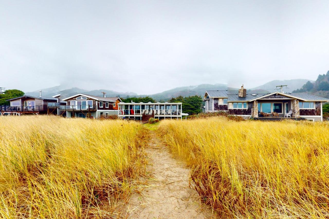 Shore Fun Rockaway Beach Exterior photo